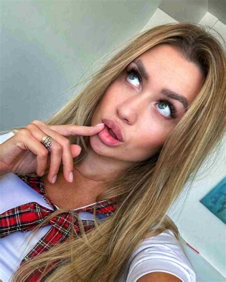 Bella Hunter Height, Weight, Net Worth, Age, Birthday, Wikipedia, Who, Nationality, Biography
