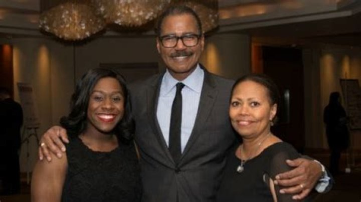 Bill Whitaker Wife: 60 Minutes Salary, Net Worth, Bio, Wiki, Age, CBS, Height, Family, and Married