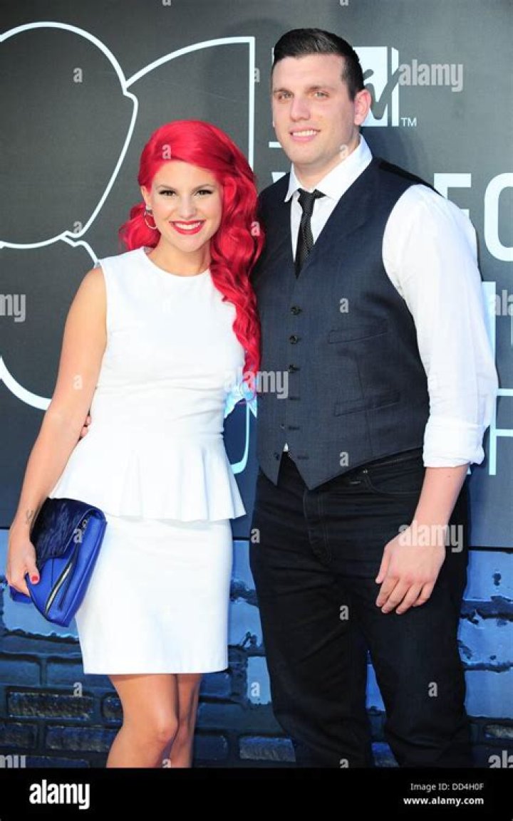 Carly Aquilino Bio, Wiki, Age, Pete Davidson, Boyfriend, Chris Distefano, Girl Code, Net Worth, Weight Loss, Podcast and Stand Up Tour