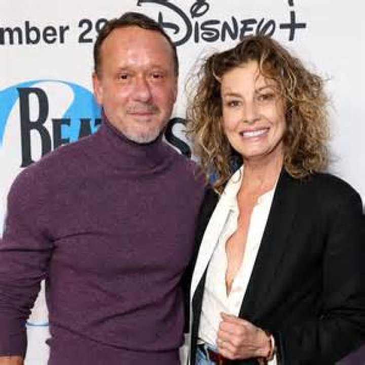 Is Tim McGraw Bald? Photos – Before And After, What Happened To His Hair?