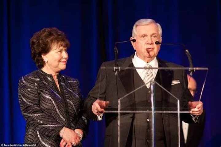 Sandra Poliakoff: Who is Leon Levine (Family Dollar) second wife?