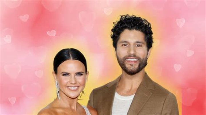 Shay Mooney Biography, Age, Wife, Height, Dan + Shay, Wedding, Songs and Net Worth